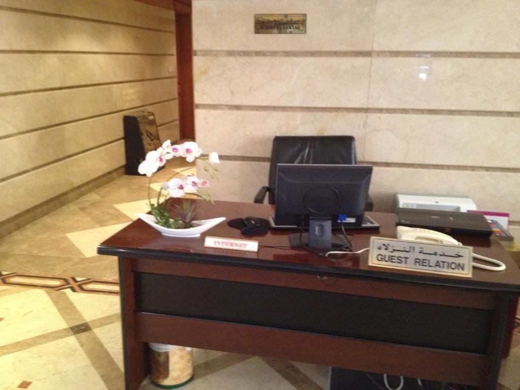 Jonrad Hotel Dubai Exterior foto