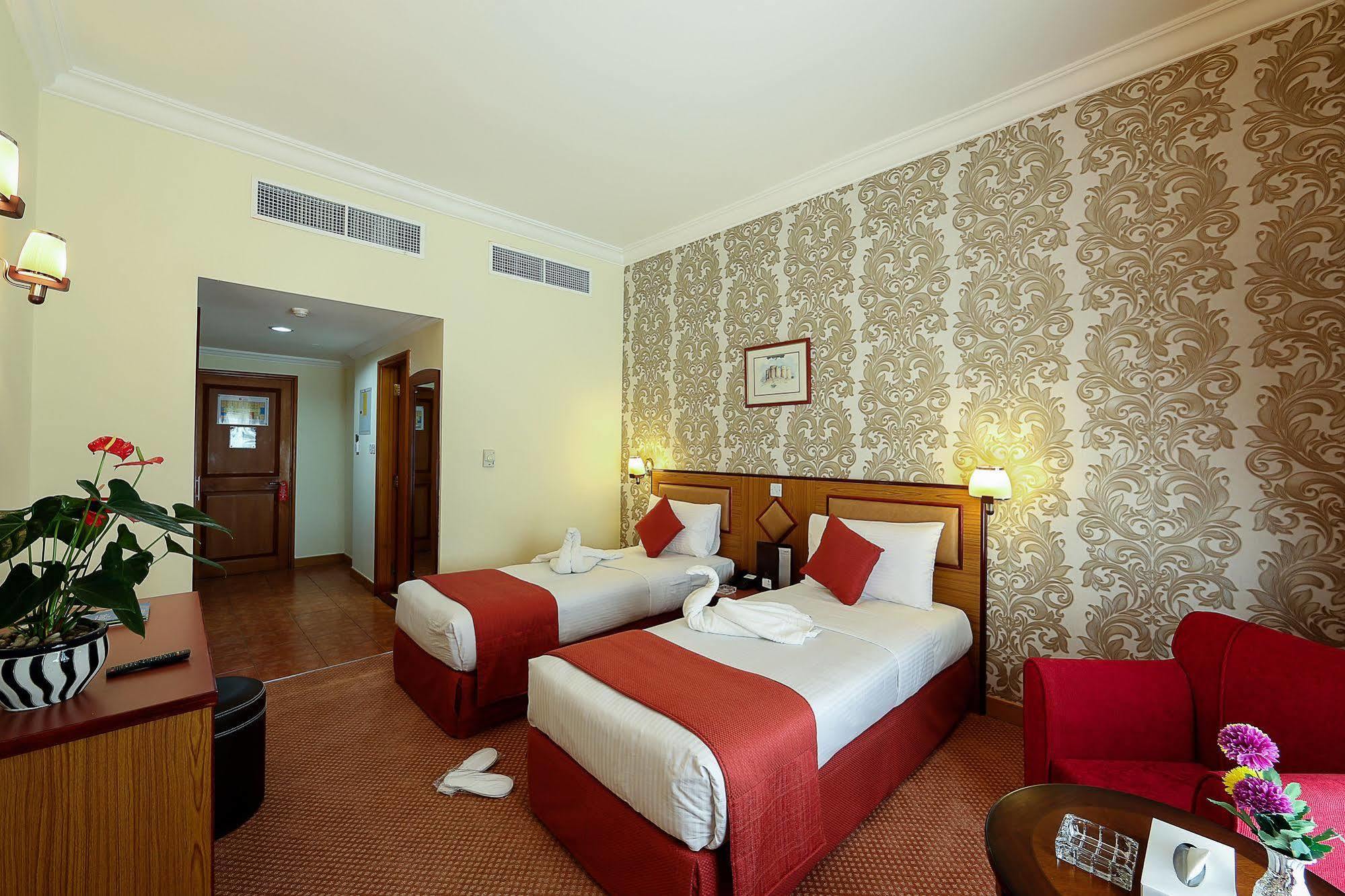 Jonrad Hotel Dubai Exterior foto