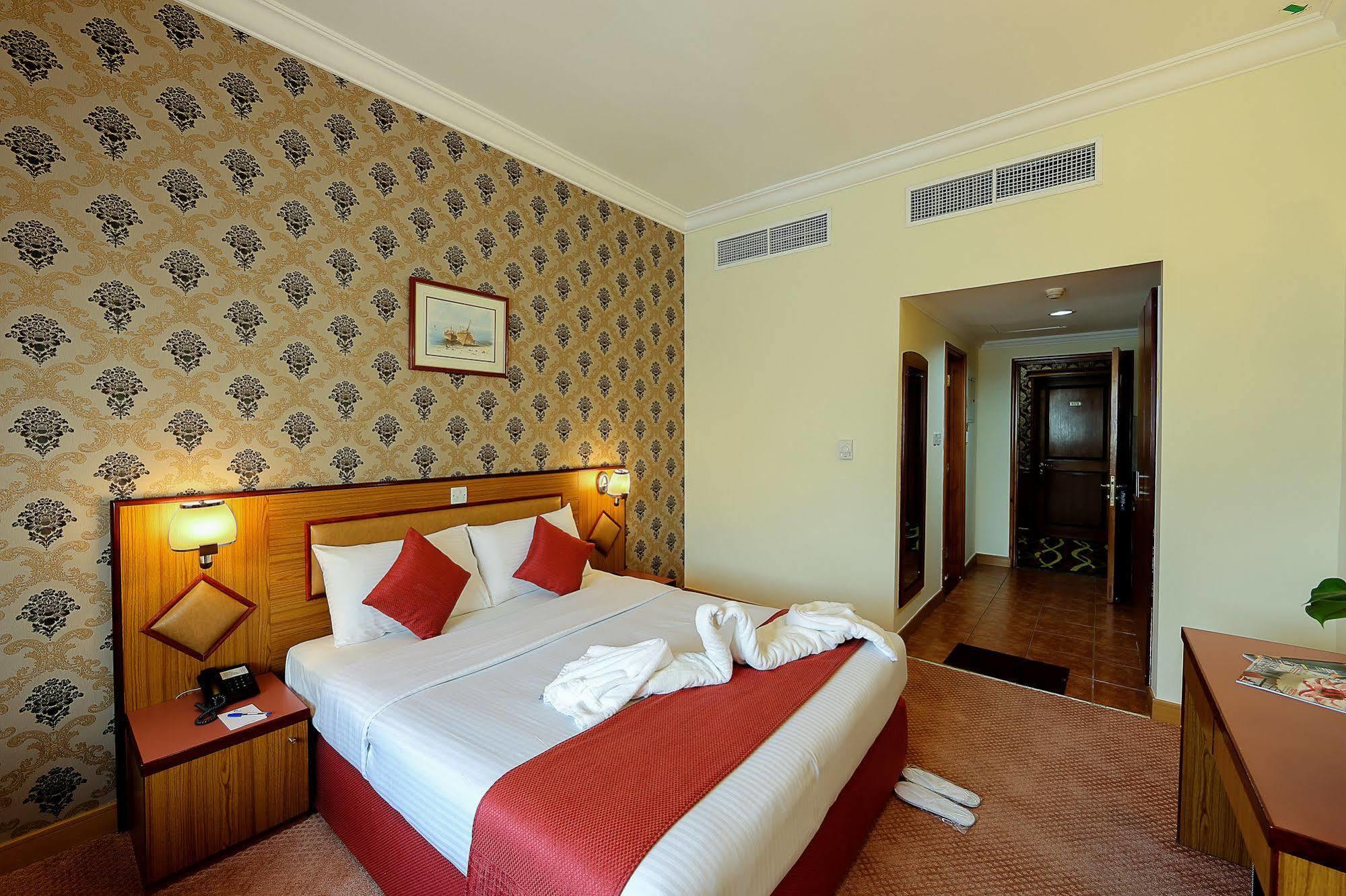 Jonrad Hotel Dubai Exterior foto