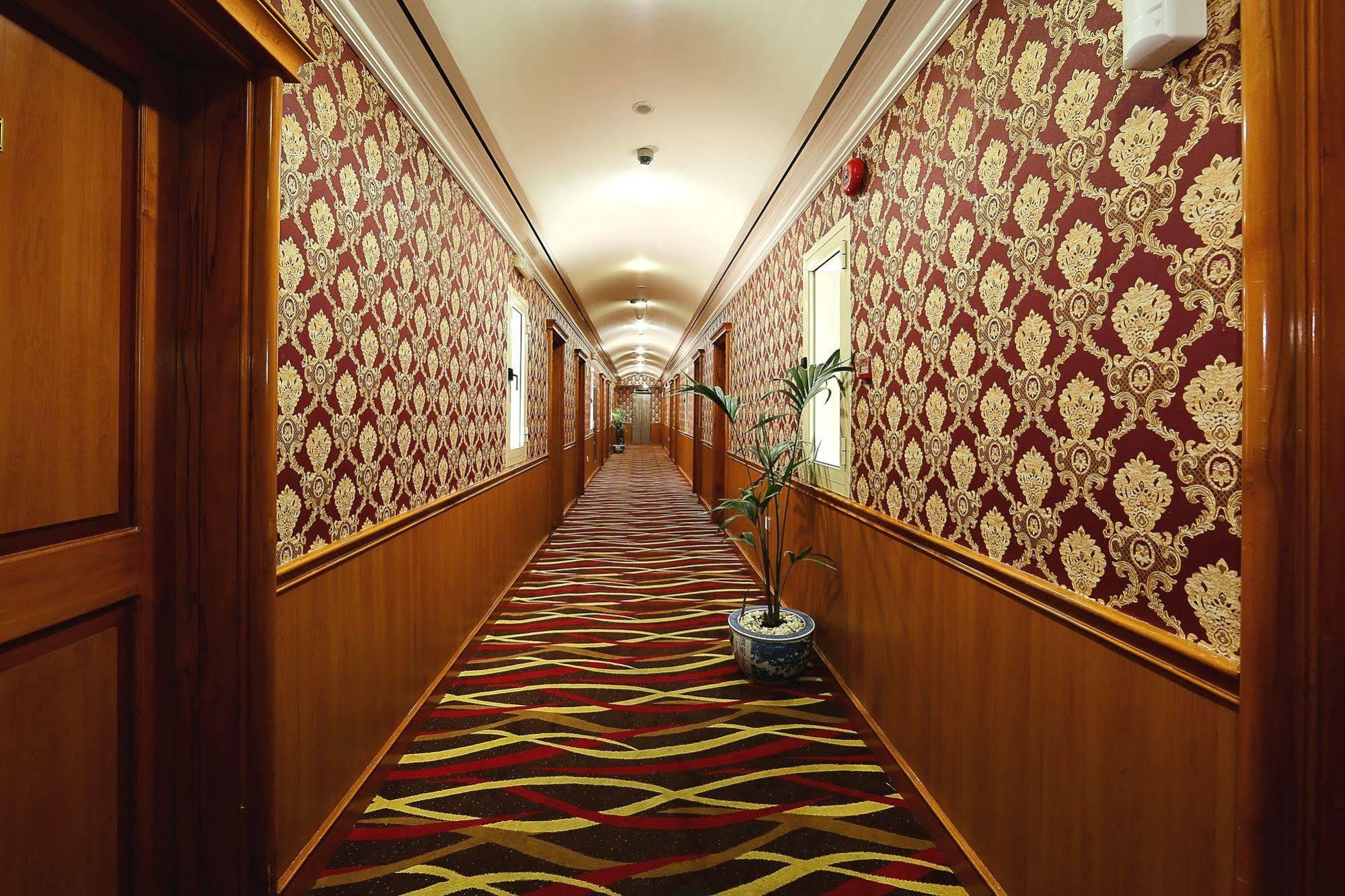 Jonrad Hotel Dubai Exterior foto